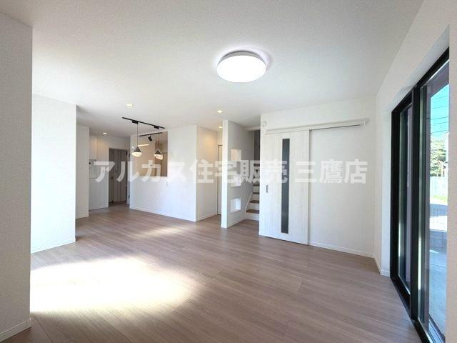 調布市深大寺南町５丁目 京王線 つつじヶ丘駅 新築戸建の居間・リビング