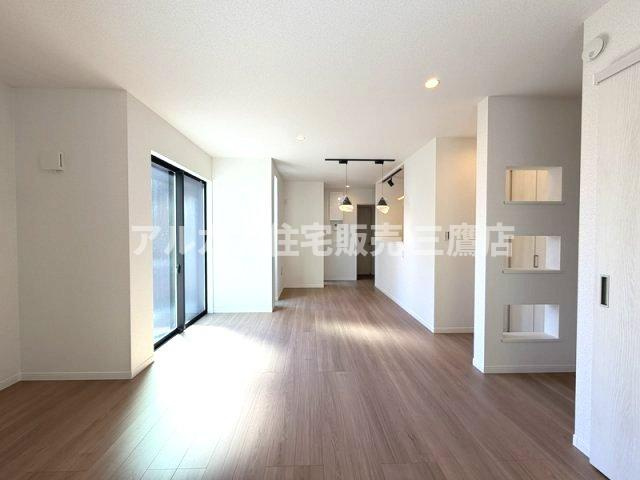 調布市深大寺南町５丁目 京王線 つつじヶ丘駅 新築戸建の居間・リビング