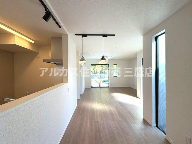 調布市深大寺南町５丁目 京王線 つつじヶ丘駅 新築戸建の居間・リビング