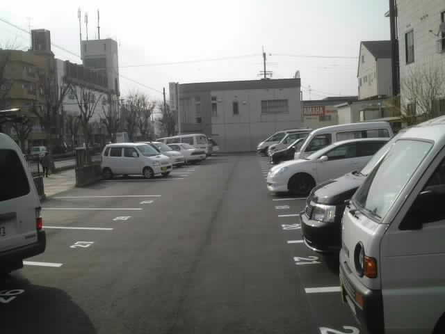 今西モータープール（川原城町276）の外観
