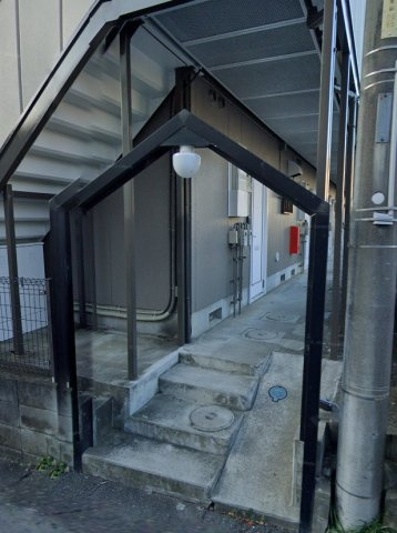 ひまわりハイツのエントランス