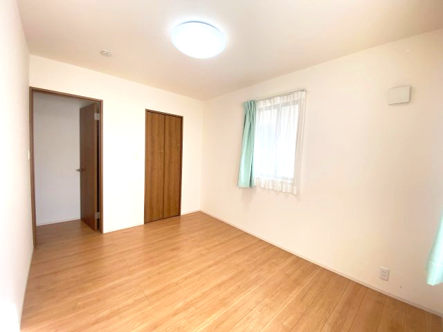 【洋室】 | 鹿沼市晃望台【グランディハウス施工】　4SSLDK