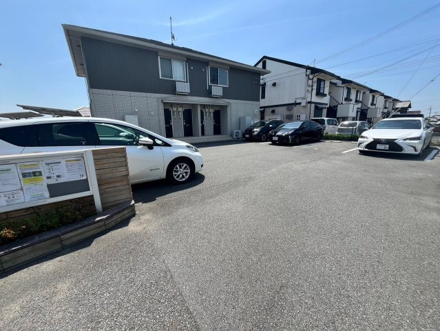 ビュー・ソフィアA棟の駐車場