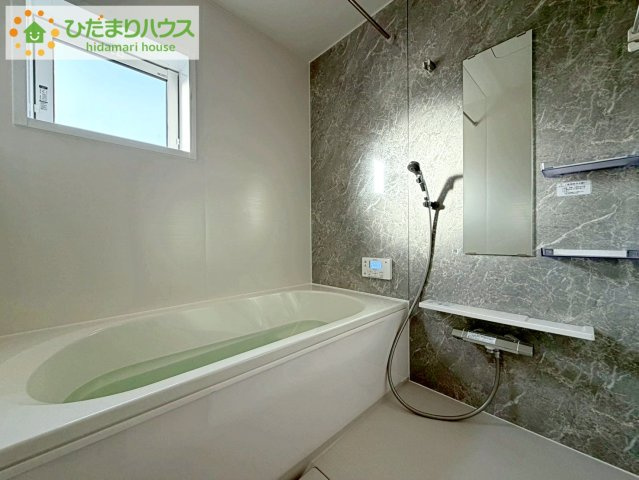 ブルーミングガーデン郡山市静西一丁目　新築戸建　3号棟の浴室|ゆったり浸かれる広々バスルーム♪お子様とも一緒に入れます(^^)/