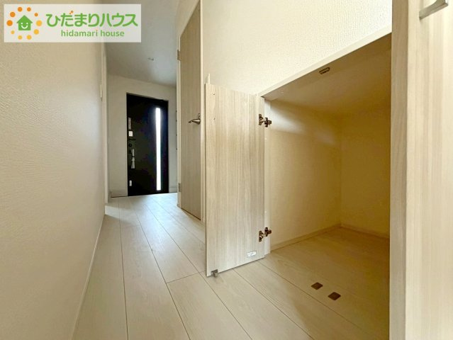 ブルーミングガーデン郡山市静西一丁目　新築戸建　3号棟の収納|空間を有効活用したホール収納(*^-^*)