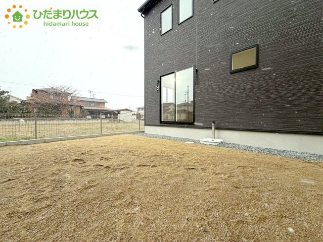 ブルーミングガーデン郡山市静西一丁目　新築戸建　3号棟の庭|お布団など大きいものも、充分に干せる広さがございます。人気のベランピングも楽しめる広さ！自宅のアウトドア空間でゆったり過ごせます。