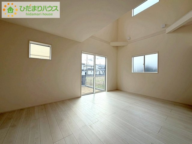 ブルーミングガーデン郡山市静西一丁目　新築戸建　3号棟の居間・リビング|早くお仕事終わらせて、家に帰りたくなるようなリビングです(^^♪