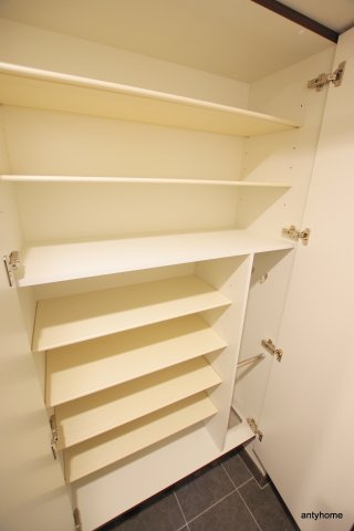 アルグラッド梅田WEST　仲介手数料無料の収納