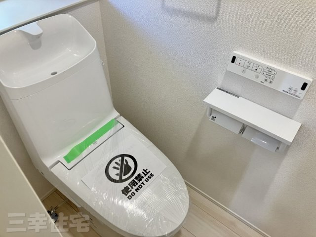 碧南市入船町5号棟のトイレ|1階2階ともシャワートイレです