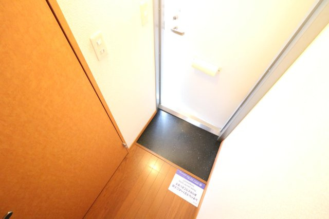 レオパレスＷＩＬＬの玄関