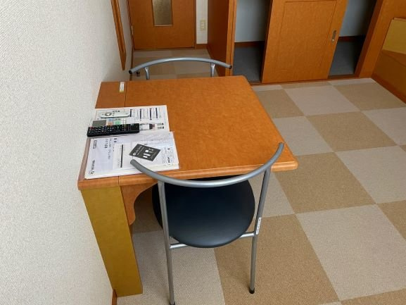 レオパレスサンサーラの居間・リビング