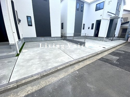 【居間・リビング】 | 【仲介手数料０円】茅ヶ崎市香川4丁目　新築一戸建て　全2棟 | 茅ヶ崎市香川4丁目　新築一戸建て　全2棟