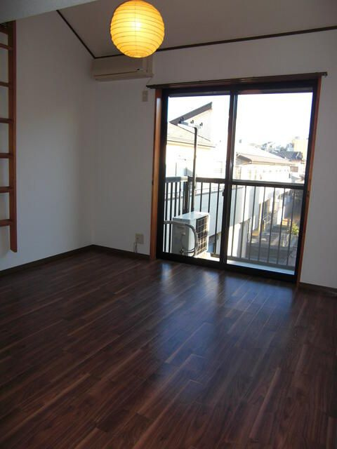 ダイワプラザ津田沼の居間・リビング