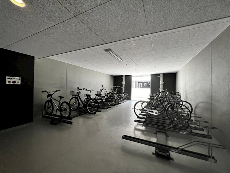 スワンズ谷町セントシティの駐車場