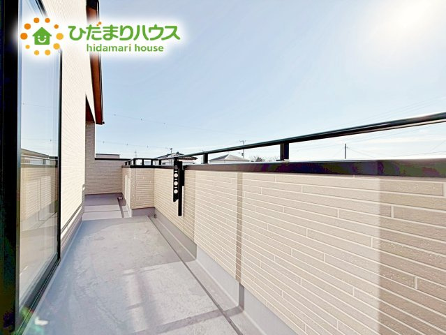 【バルコニー】 | 水戸市千波町4期　新築戸建　2号棟 | お布団など大きいものも、充分に干せる広さがございます。人気のベランピングも楽しめる広さ！自宅のアウトドア空間でゆったり過ごせます。