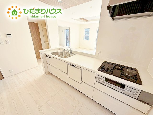 【キッチン】 | 水戸市千波町4期　新築戸建　2号棟 | 広々として使い勝手のよい明るく開放的なキッチン