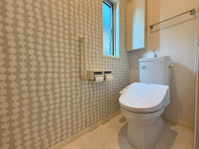「ミサワホーム施工」中古戸建　千代川町小林植田のトイレ|2階にもトイレを設置しており、忙しい朝の身支度時間もスムーズ。ご家族が多いご家庭にも嬉しいポイントです。