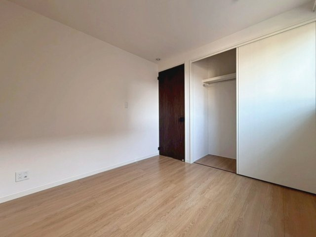 「ミサワホーム施工」中古戸建　千代川町小林植田の洋室|約4.5帖の子ども部屋や書斎など、多目的に使える洋室です。