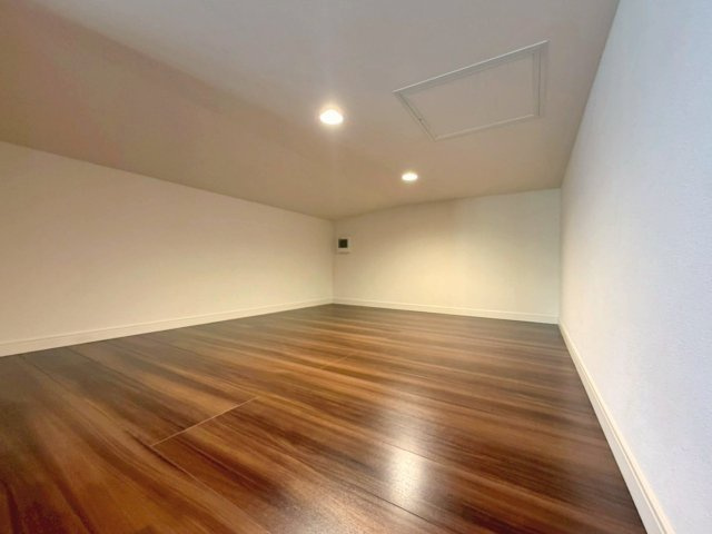 「ミサワホーム施工」中古戸建　千代川町小林植田の収納|主寝室横に蔵収納を設置。季節物や大型荷物も収納できる便利なスペースです。