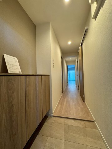 メロディーハイム守口の玄関|大容量のシューズボックス付きで靴もすっきり収納可能です。