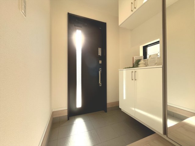 『八王子市新築戸建て』八王子市大和田町5丁目30-26【仲介手数料無料】の玄関|～仲介手数料無料☆八王子ひなた不動産～　八王子市大和田町　新築戸建て