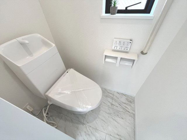 『八王子市新築戸建て』八王子市大和田町5丁目30-26【仲介手数料無料】のトイレ|～仲介手数料無料☆八王子ひなた不動産～　八王子市大和田町　新築戸建て