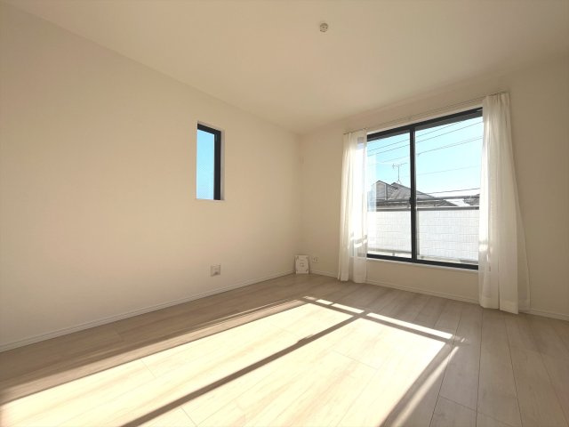 『八王子市新築戸建て』八王子市大和田町5丁目30-26【仲介手数料無料】の洋室|～仲介手数料無料☆八王子ひなた不動産～　八王子市大和田町　新築戸建て