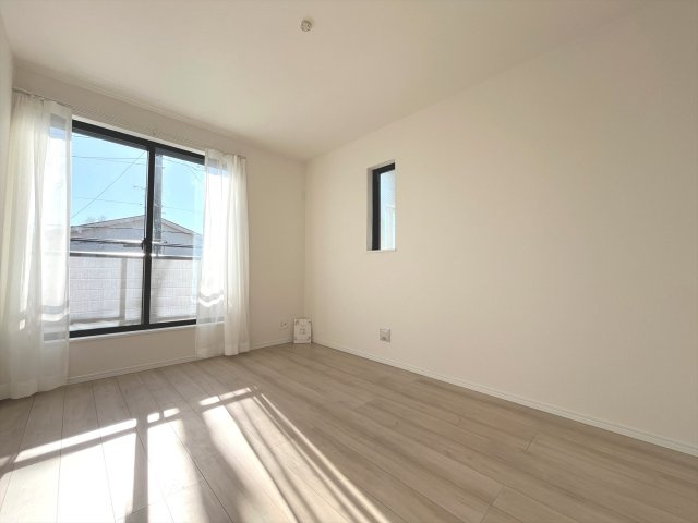『八王子市新築戸建て』八王子市大和田町5丁目30-26【仲介手数料無料】の洋室|～仲介手数料無料☆八王子ひなた不動産～　八王子市大和田町　新築戸建て