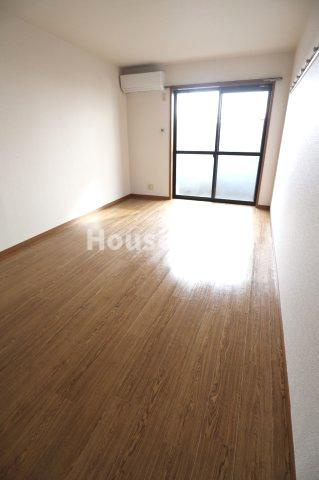 フジパレス太田Ⅱ番館の居間・リビング