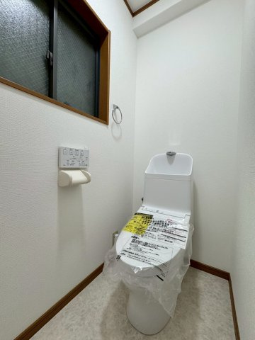 守口市大久保町4丁目のトイレ|温水洗浄便座付きでトイレタイムも快適です。