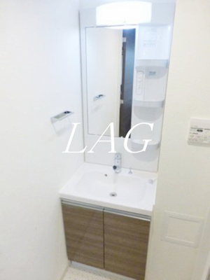 【洗面所】 | アルティザ東麻布 | 洗面台です。