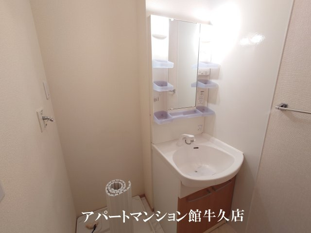 アマルフィイの独立洗面台|洗髪洗面化粧台、洗濯機置き場