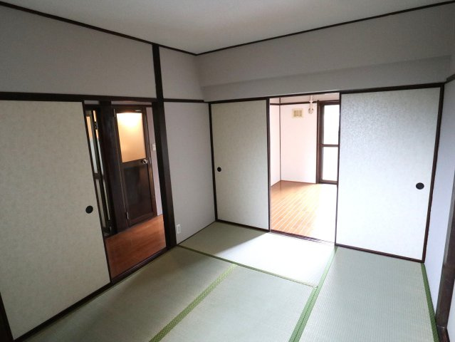 磯松マンションの和室|※写真は別の部屋のものです。