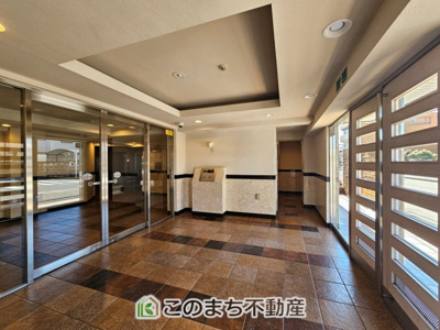 【エントランス】 | サンクレイドル宇都宮操町ウインフォート | オートロック付きのエントランス！宅配ボックス付き！