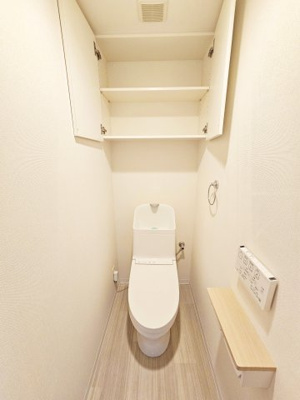 【トイレ】 | サンクレイドル宇都宮操町ウインフォート | （2024年1月リフォーム済）床、トイレをリフォームしております♪温水暖房便座付き！