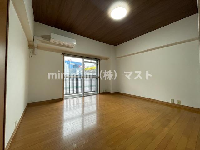 メゾンリエールの居間・リビング