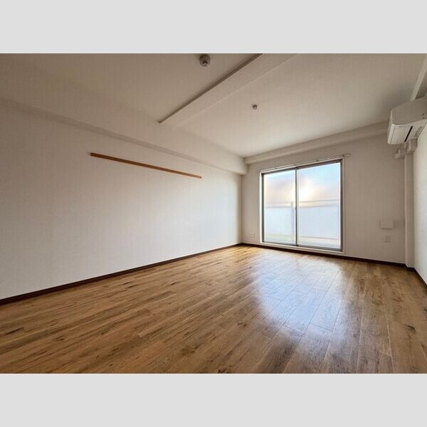 シャイン帷子ノ辻の居間・リビング