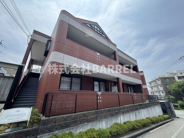 豊中市西泉丘３丁目の賃貸マンション