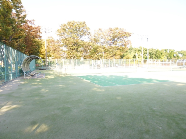 ラ・フォンテーヌのその他|テニスコートがあります♪