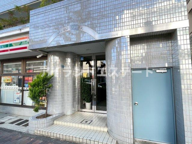 ウイングオオバ　独立洗面台　陽当たり良好　高層階のエントランス