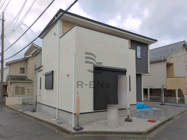 【外観】 | 西東京市谷戸町１丁目　新築戸建て | 落ち着きある佇まいと上質感が魅力の、印象的な外観フォルム