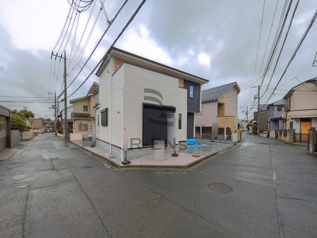 【前面道路含む現地写真】 | 西東京市谷戸町１丁目　新築戸建て | 見通しもよく、お車も運転しやすく安心の立地になります
