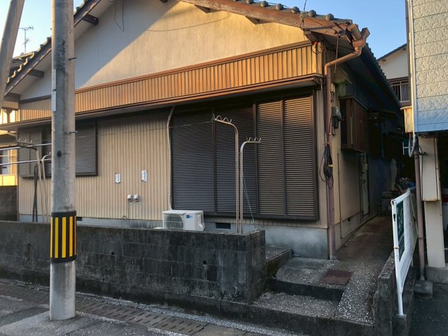 高知市一棟アパートの外観