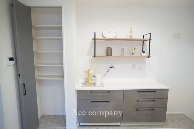 【収納】 | 平野区長吉長原西3丁目 | キッチン背面にパントリー・カップボード付きです♪