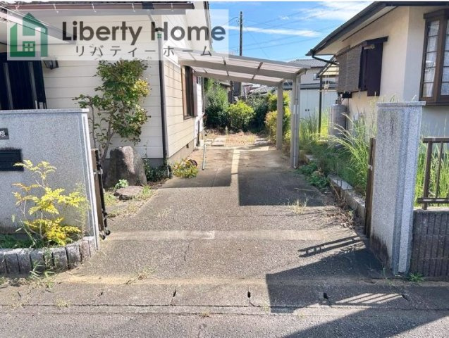 東海村須和間　中古戸建の駐車場