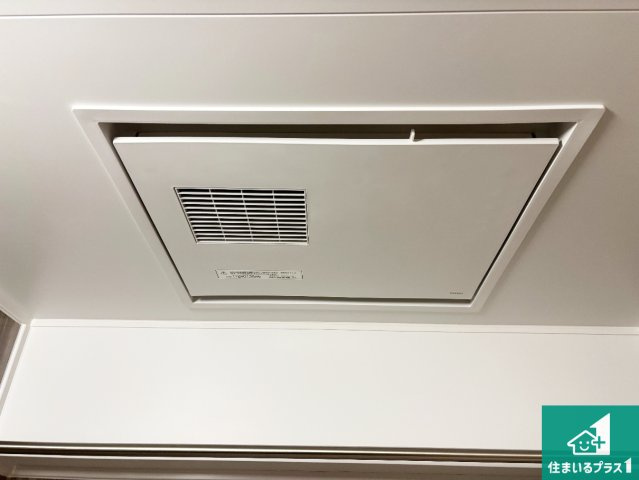 オーブラン学園前の冷暖房・空調設備|浴室暖房乾燥機リモコン！浴室暖房・衣類乾燥・涼風・浴室換気、お風呂を快適・便利にする機能付き！暮らしに役立つ多彩な機能で一年中活躍します！