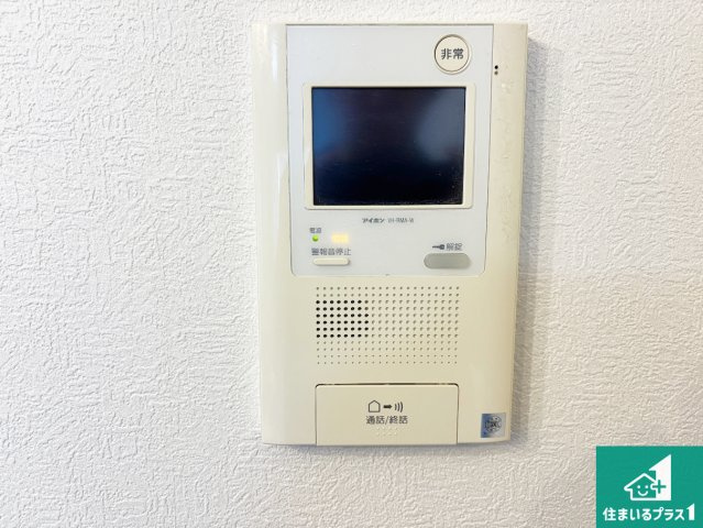 オーブラン学園前の防犯設備|カラーモニターインターホン！声だけでなく来訪者の姿や顔がモニターで確認できるので、小さなお子様がいらっしゃるご家庭でも安心できます！