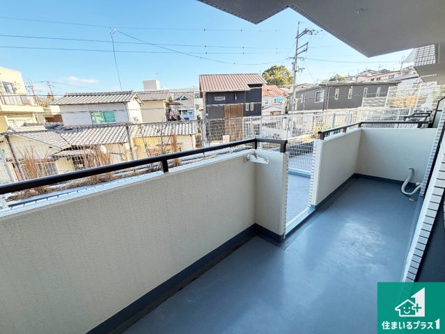 オーブラン学園前のバルコニー|ワイドバルコニーは洗濯物を干すスペースが広いのでご家族が多くても安心！