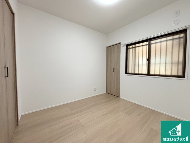 オーブラン学園前の洋室|収納スペースが充実しているので子供の成長に合わせてたくさん収納ができます！家族構成に合わせた様々な活用ができる収納！