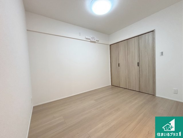 オーブラン学園前の洋室|収納スペースが充実しているので子供の成長に合わせてたくさん収納ができます！家族構成に合わせた様々な活用ができる収納！